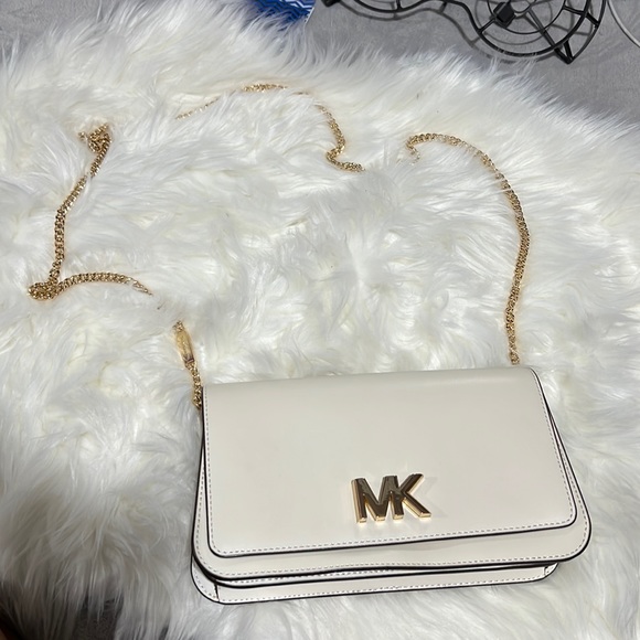 Michael kors chained crossbody - Picture 1 of 7